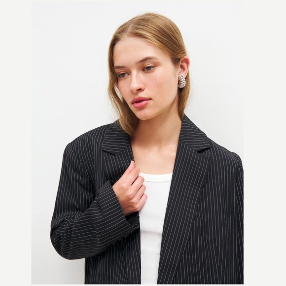 Reformation The Classic Relaxed Blazer | Black And White 🛍Thanksgiving Day Sale - Picture 2 of 10